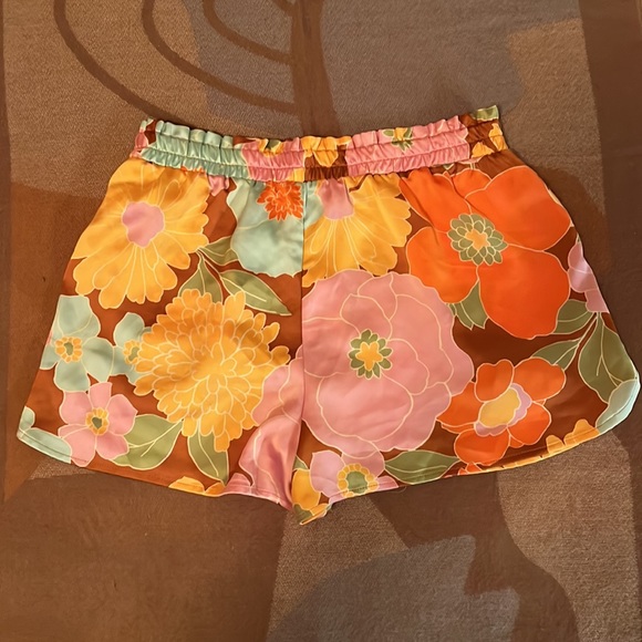 Final Price. NWT, Shiny Floral Track Shorts, L - Picture 3 of 12